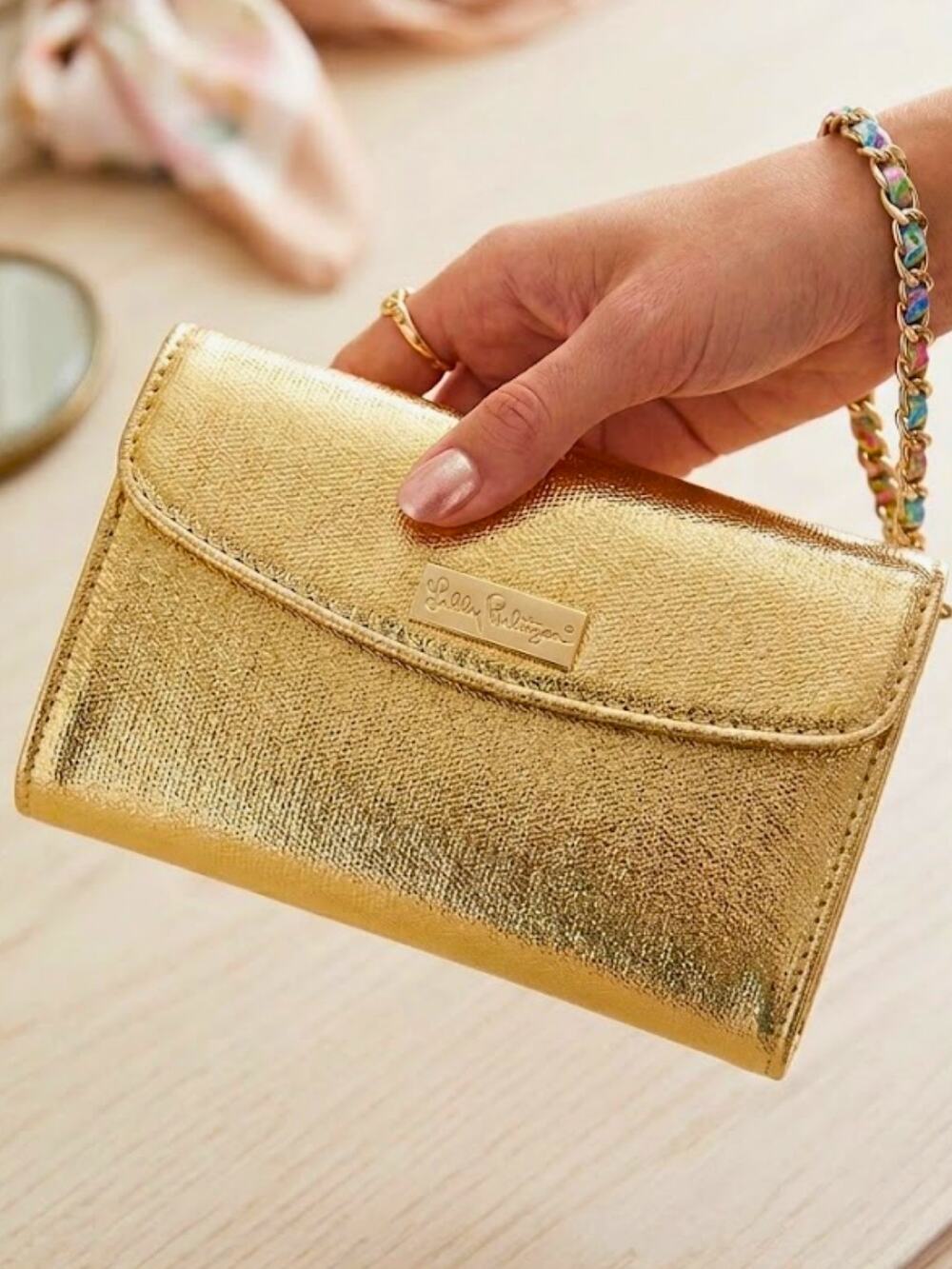 Lilly Pulitzer Bahama Metallic Gold Wristlet Phone Wallet – NWOT